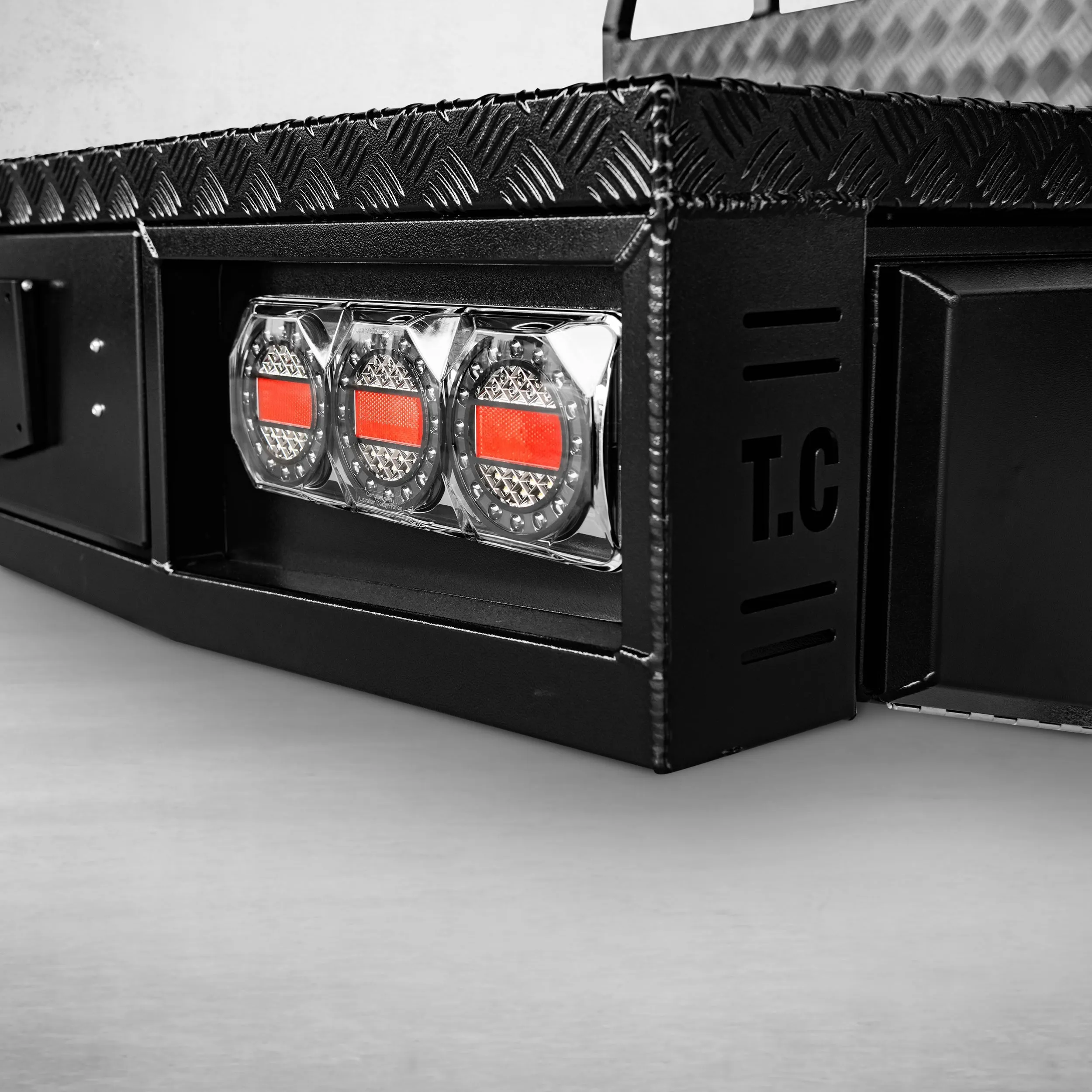 Aluminium Tray w/Headboard 1950mm - Black