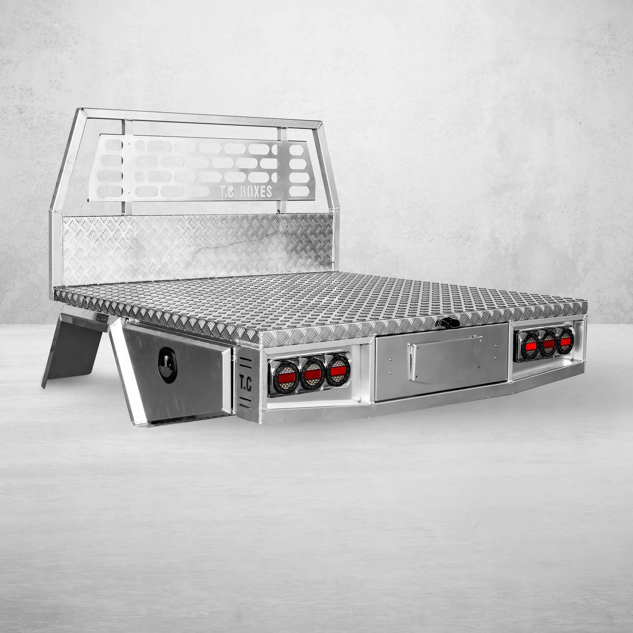 Aluminium Tray w/Headboard 2400mm - Alloy