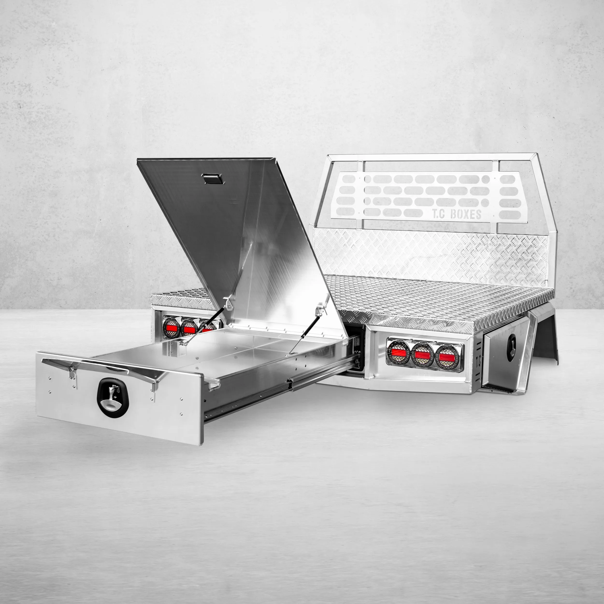 Aluminium Tray w/Headboard 2400mm - Alloy