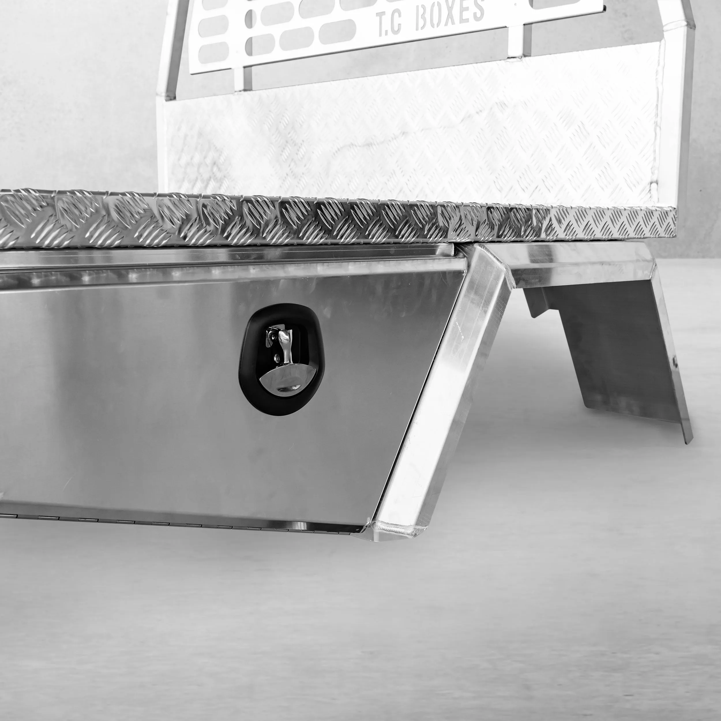 Aluminium Tray w/Headboard 2400mm - Alloy