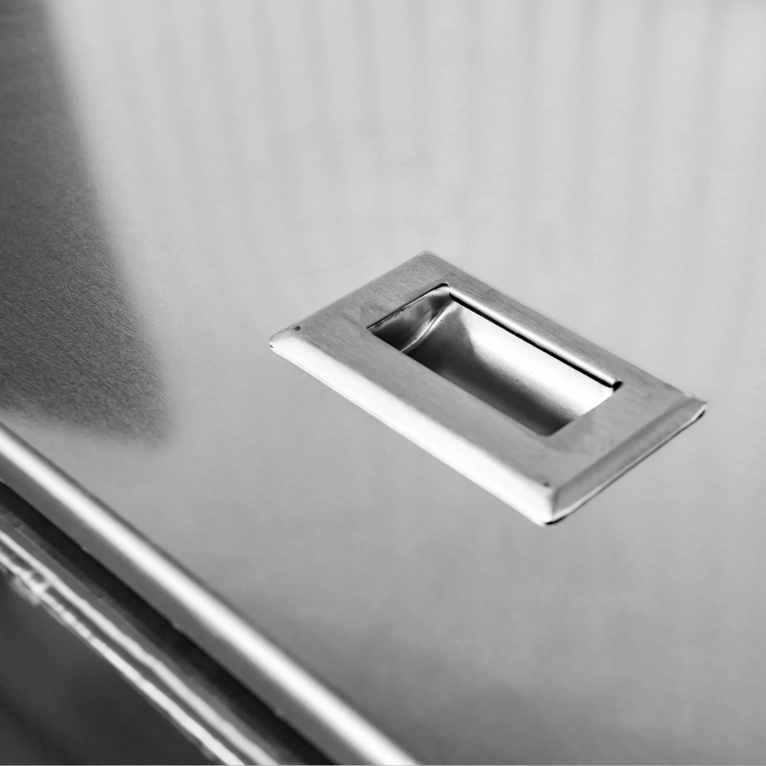 Aluminium Tray w/Headboard 2400mm - Alloy