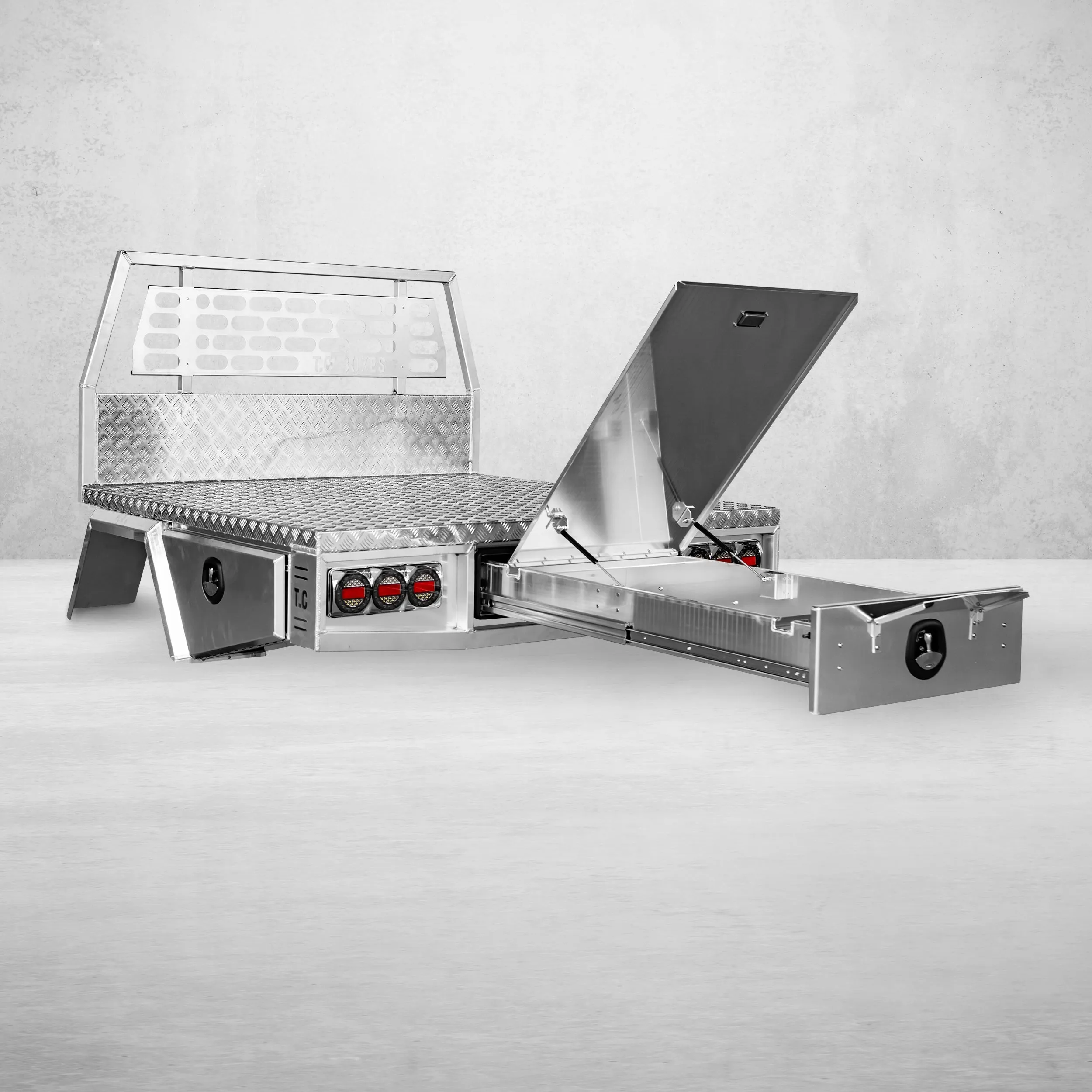 Aluminium Tray w/Headboard 2400mm - Alloy