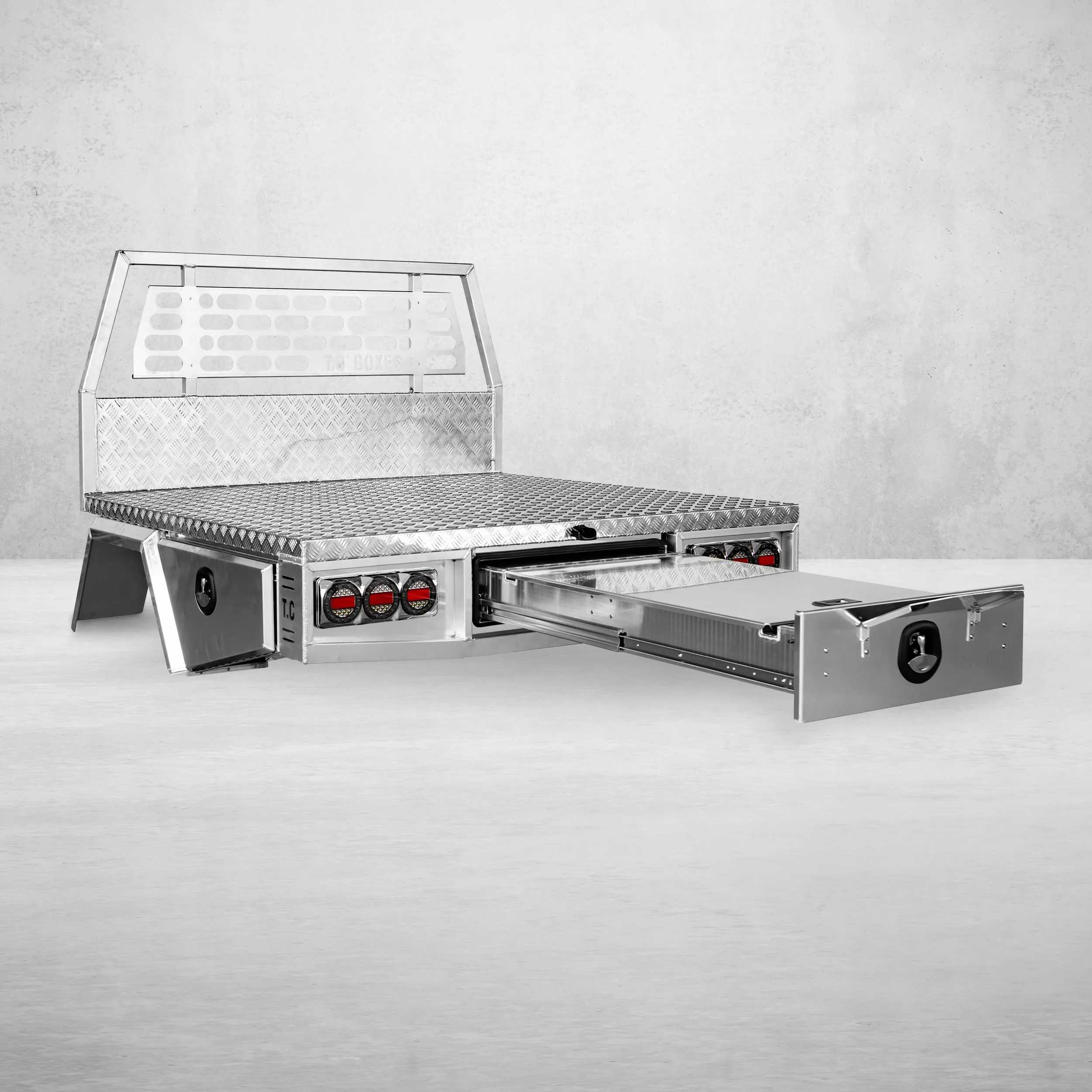 Aluminium Tray w/Headboard 2400mm - Alloy