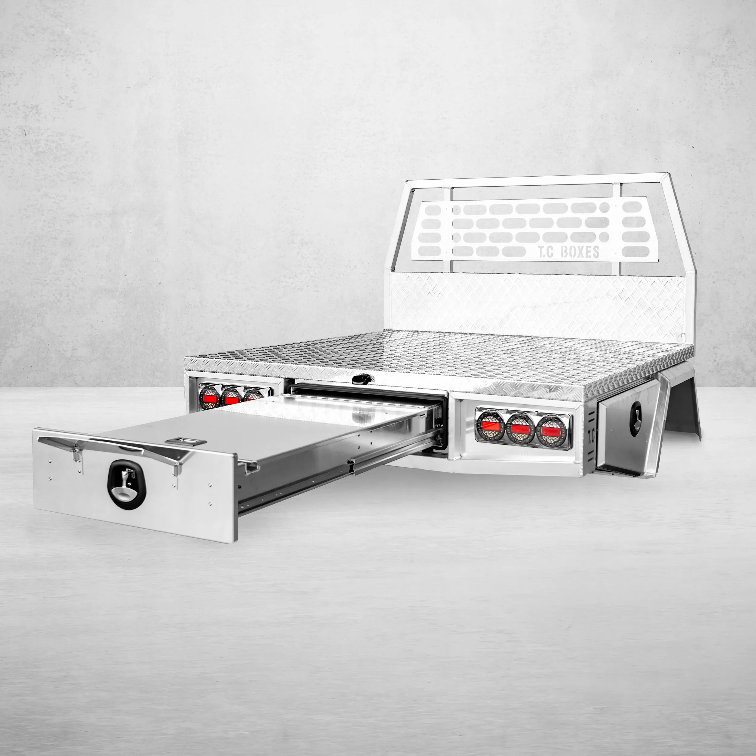 Aluminium Tray w/Headboard 2400mm - Alloy